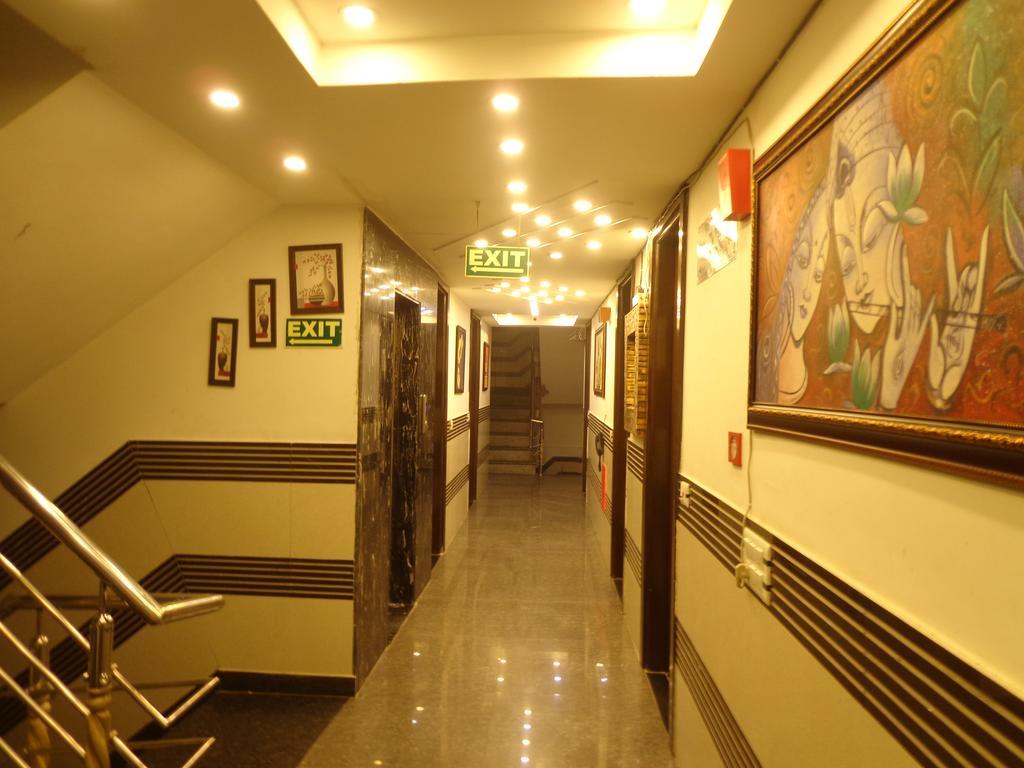 Hotel Station View Opposite New Delhi Railway Exterior photo