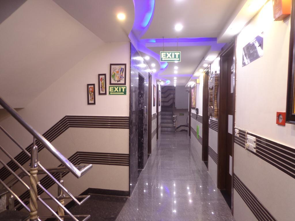 Hotel Station View Opposite New Delhi Railway Exterior photo