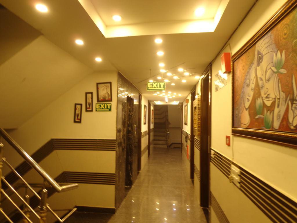 Hotel Station View Opposite New Delhi Railway Exterior photo