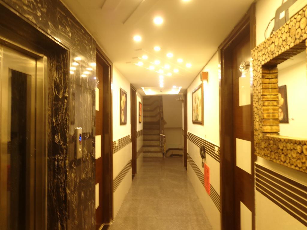 Hotel Station View Opposite New Delhi Railway Exterior photo