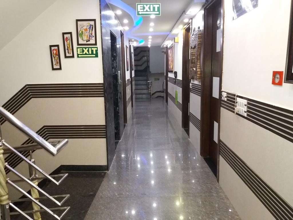 Hotel Station View Opposite New Delhi Railway Exterior photo